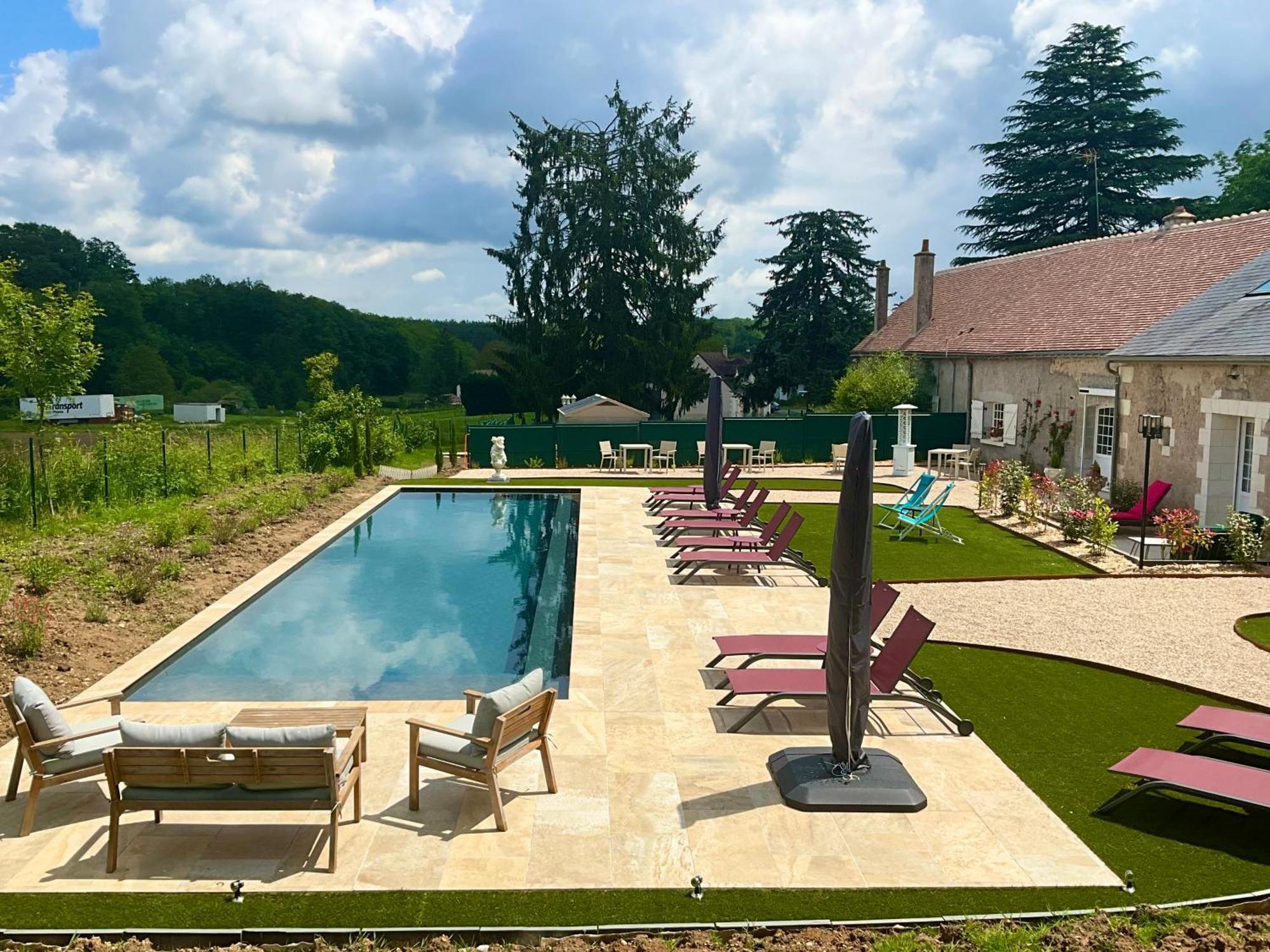 Sans Souci Bed And Breakfast Luxe Heated Pool And Restaurant Luzille Bagian luar foto
