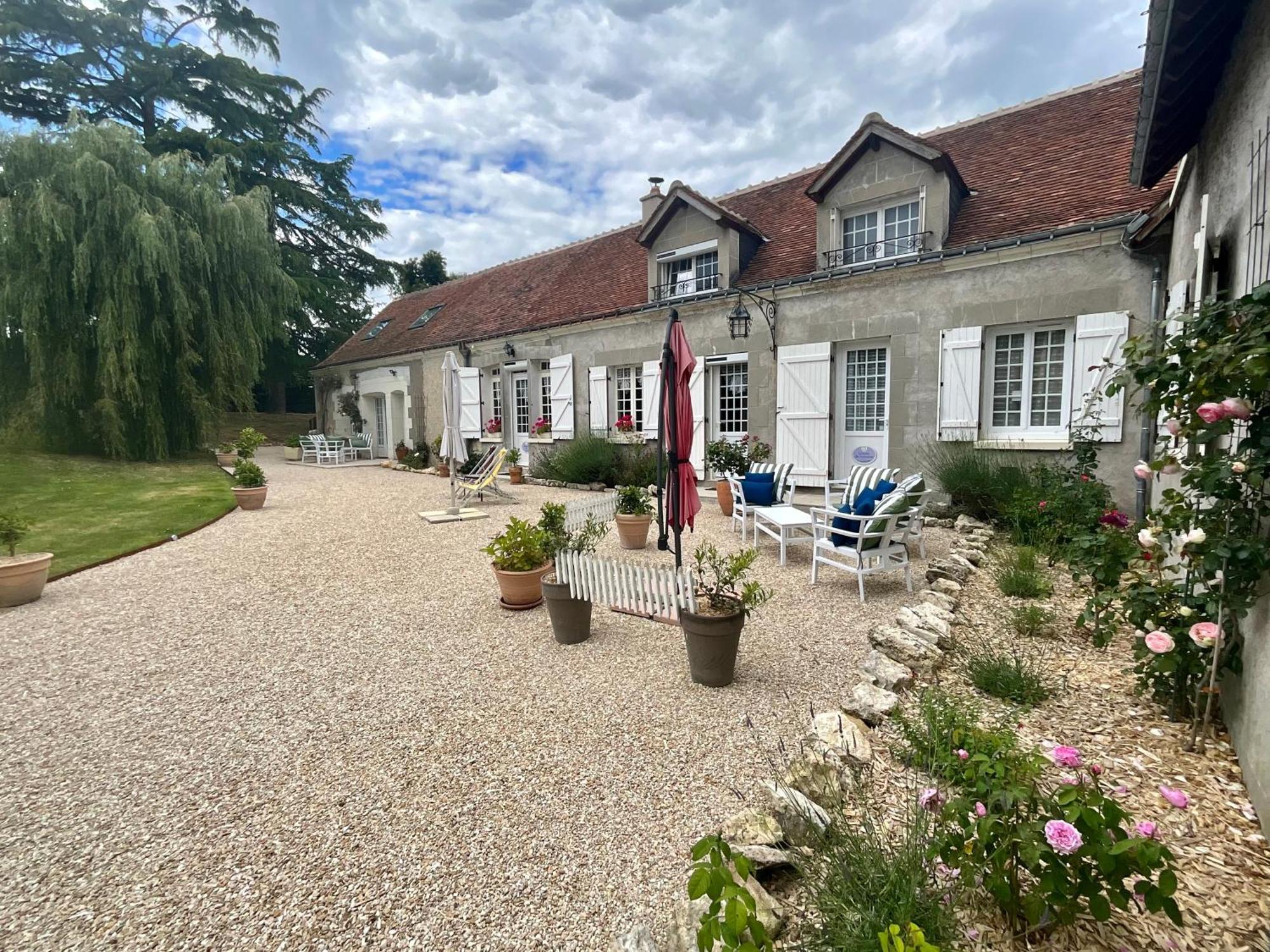 Sans Souci Bed And Breakfast Luxe Heated Pool And Restaurant Luzille Bagian luar foto