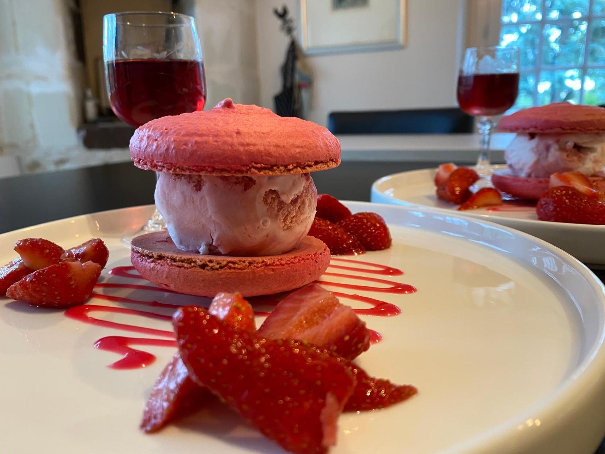 Sans Souci Bed And Breakfast Luxe Heated Pool And Restaurant Luzille Bagian luar foto
